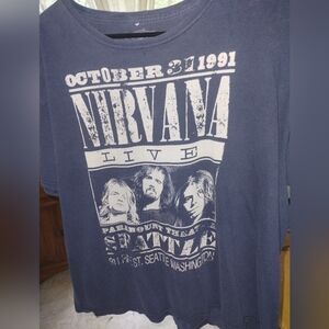Nirvana Live Paramount Theater Tshirt Large Blue Six Fifty One ©2009